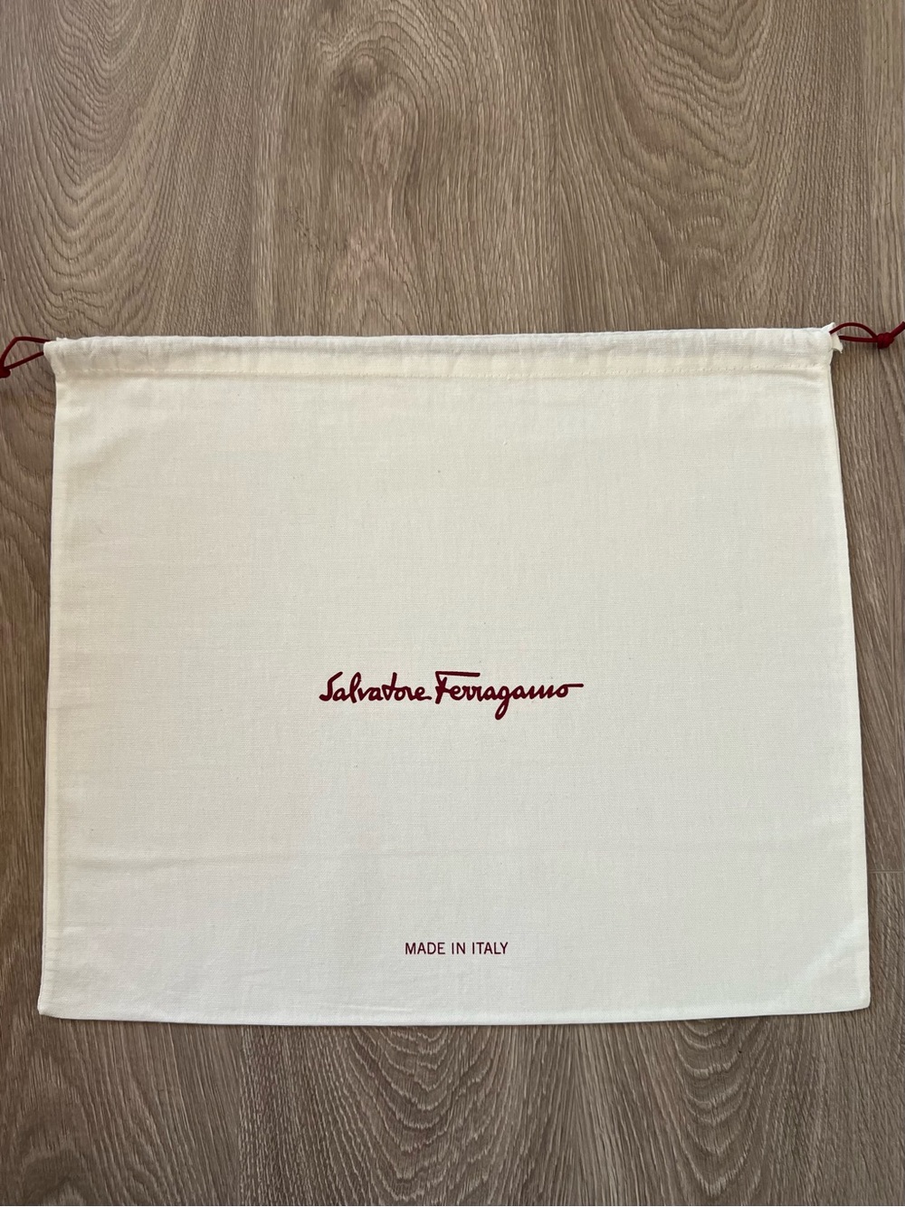 Ferragamo dust bag (C856)